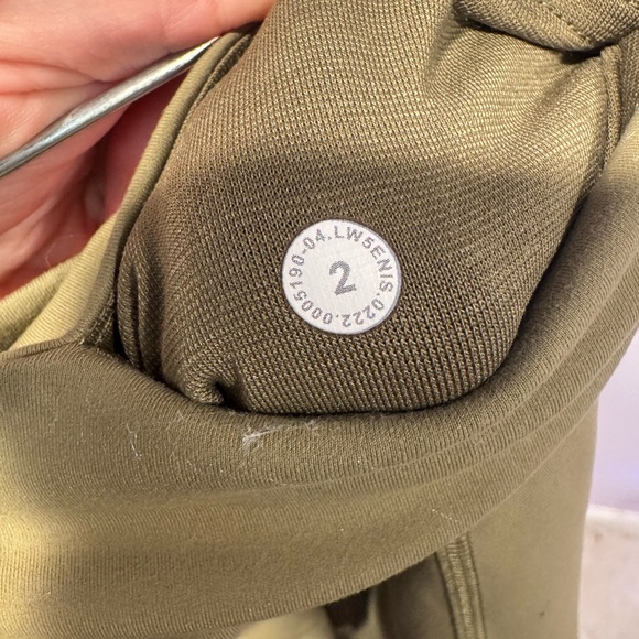 Olive green lululemon instill leggings - Picture 3 of 5